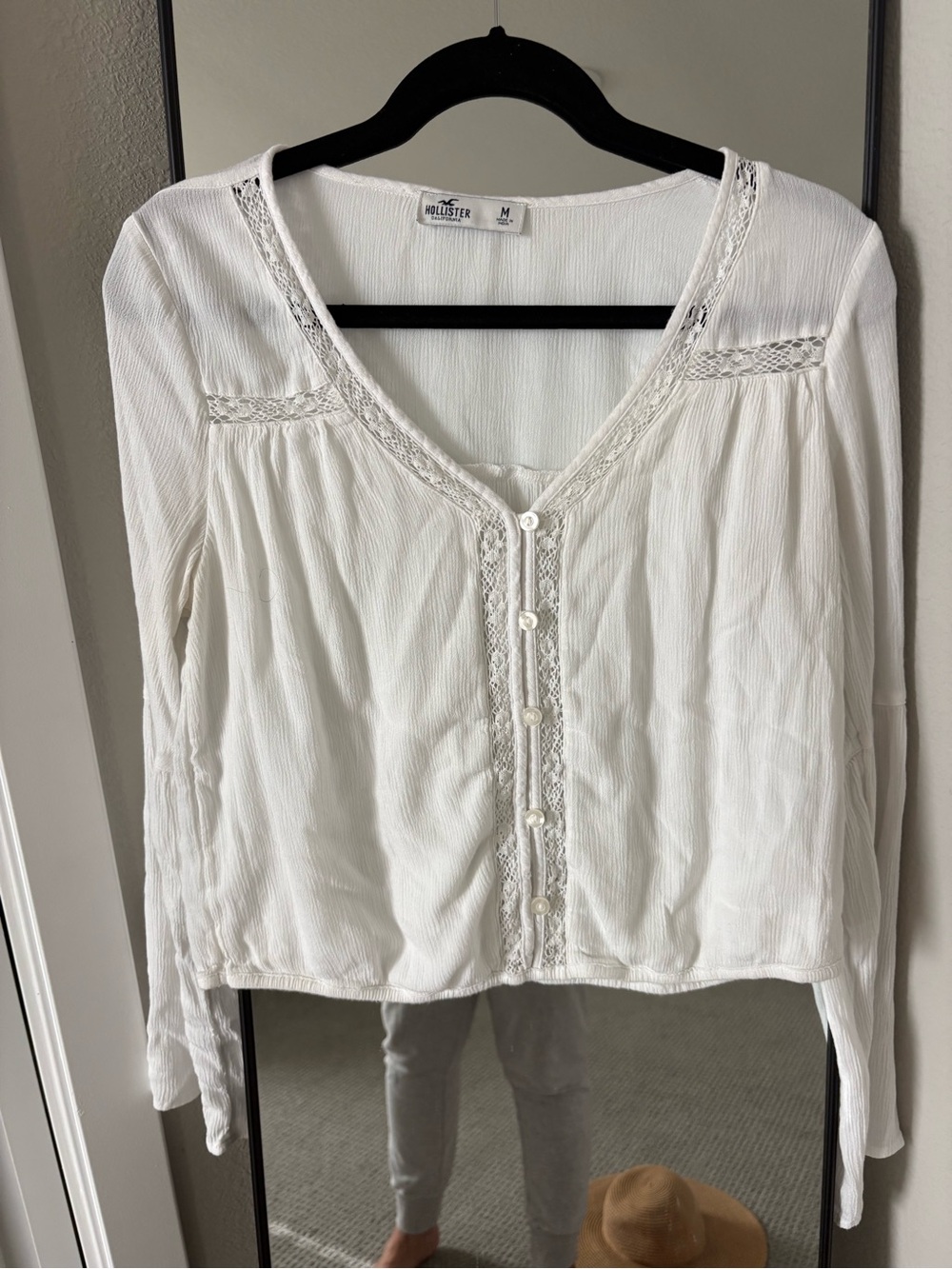 Hollister Women’s White Summer Long Sleeves Shirt Blouse Size M